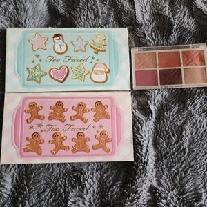 Festive Holiday Cookie Tray and Eyeshadow Set